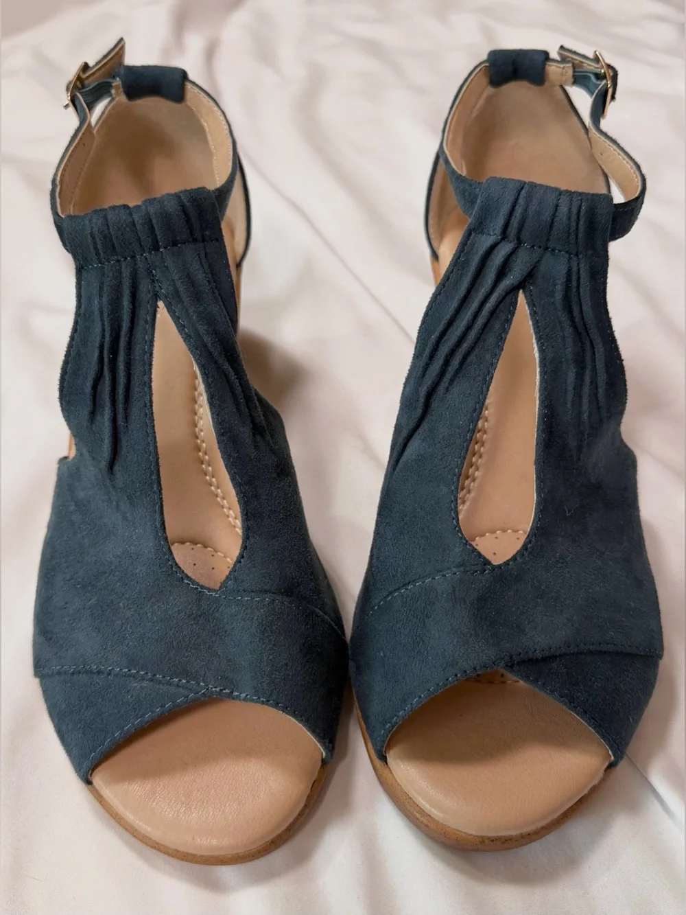 Journee Collection Kedzie Teal T-Strap Wedge Sandals Size 8 NWOT